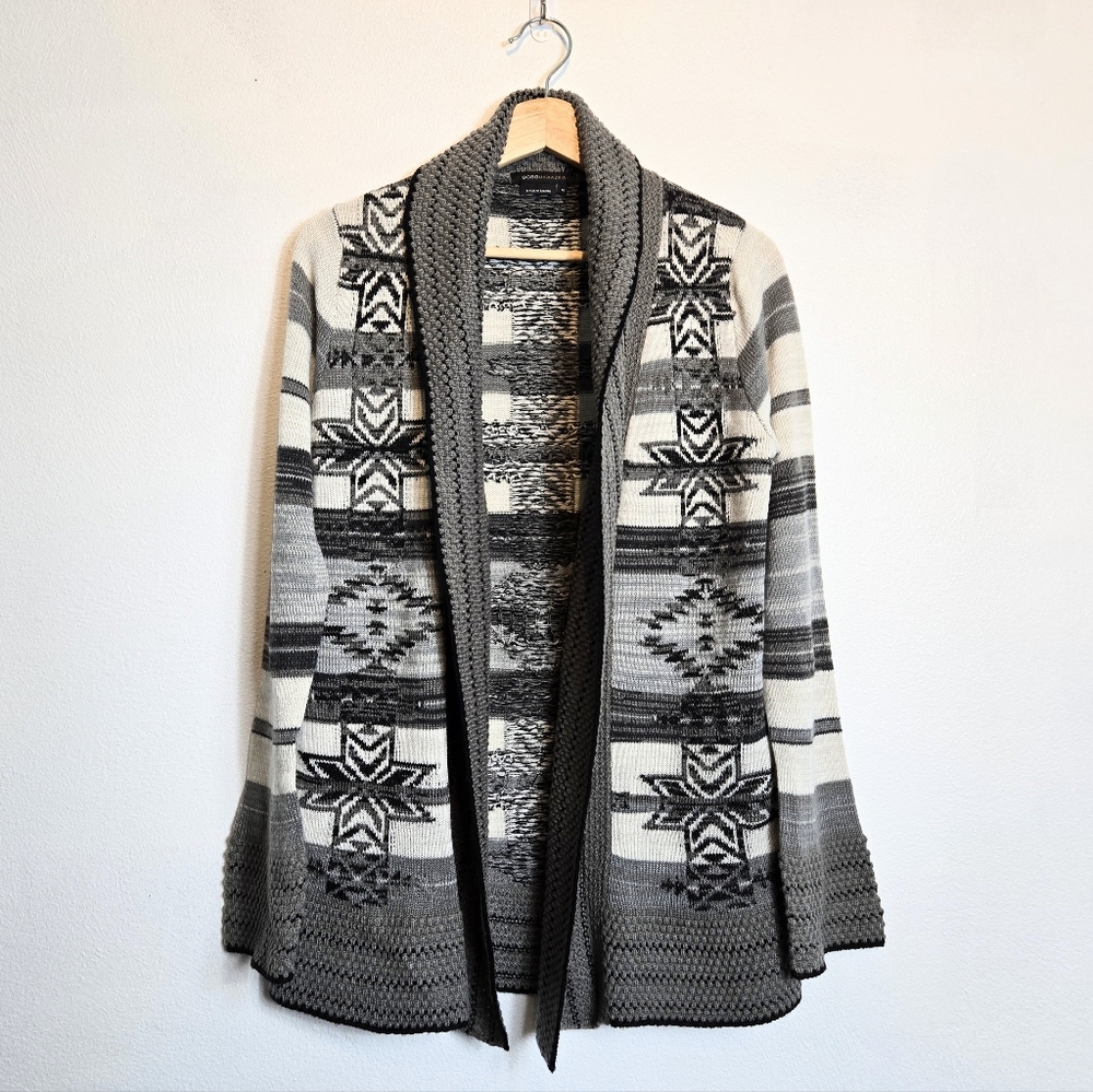 BCBG MaxAzria Aztec Southwestern Knit Open Front Shawl Cardigan Size Medium
